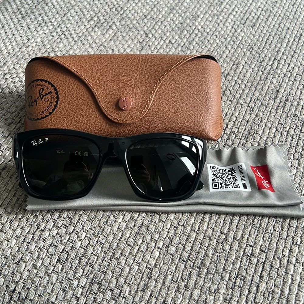 Ray Ban 4194 Polarized Sunglasses